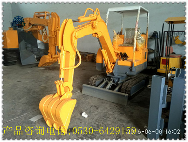 微型電動挖掘機(jī)客戶驗收過程